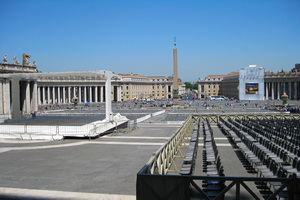 Blick über den Petersplatz vom Petersdom aus