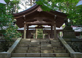 Yahiko Shrine