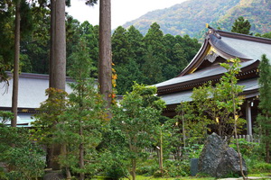 Yahiko Shrine