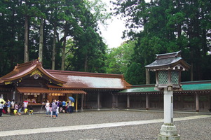 Yahiko Shrine